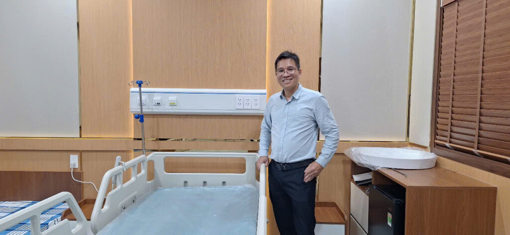 Người Nhà Lúng Túng Khi Mua Thiết Bị Y Tế Chăm Sóc Người Bệnh: Nên Bắt Đầu Từ Đâu?
